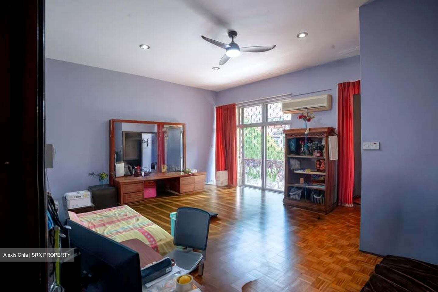 Richards Avenue (D19), Terrace #586380351